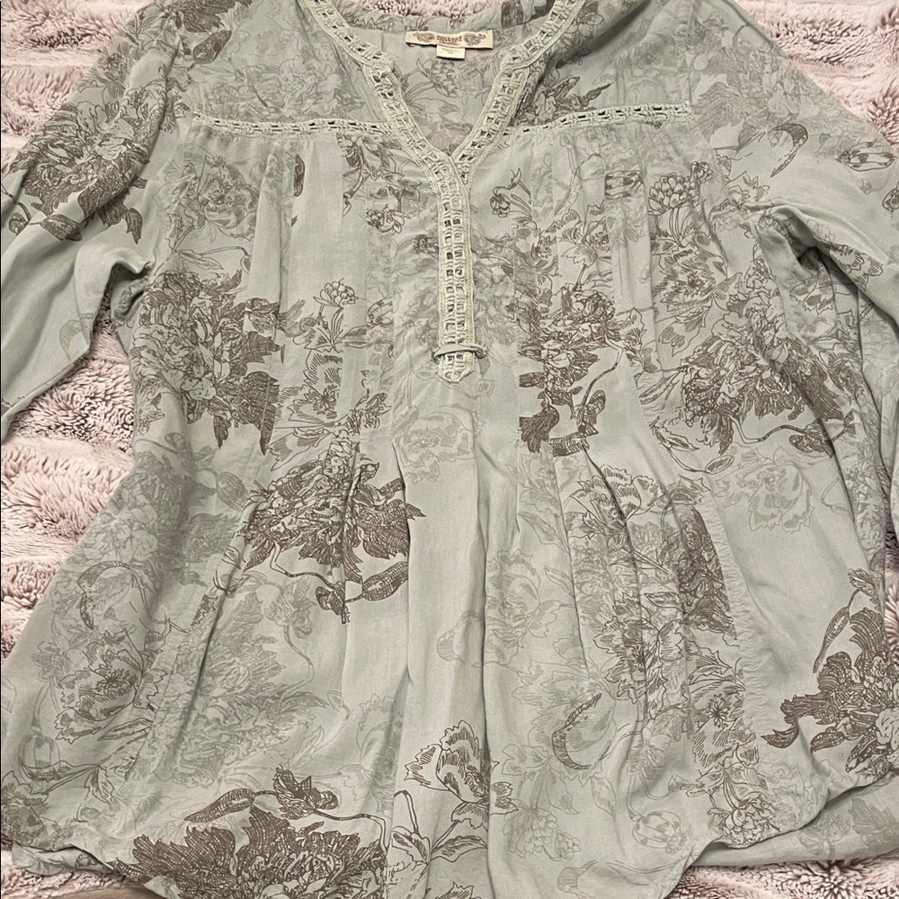 Set of 2 boho medium women’s Vintage America green and cream Floral Blouses - Picture 3 of 5